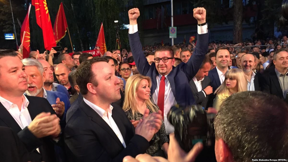 Ανοίγουν στόματα στα Σκόπια: To VMRO καταγγέλλει απόπειρα δωροδοκίας βουλευτών – Πάνε κι έρχονται οι «μαύρες» βαλίτσες (upd)